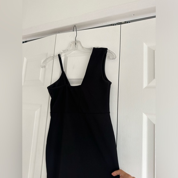 Black dress with slit - Picture 7 of 7